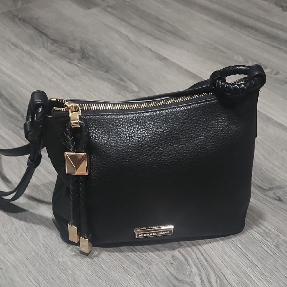GUC Blk Michael Kors Pebbled Leather Lexington Crossbody Bag